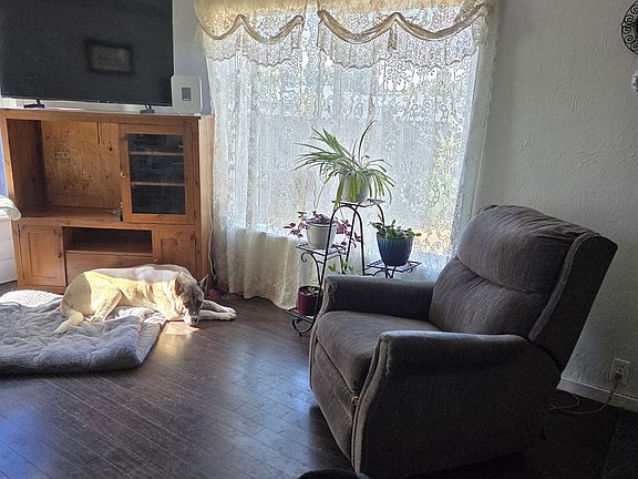 4th image of 1704 Maple St