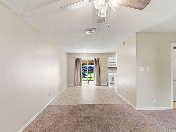 5th image of 1303 W Prairie St
