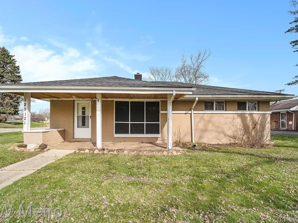 25121 Orchard Grove St, Southfield, MI 48033