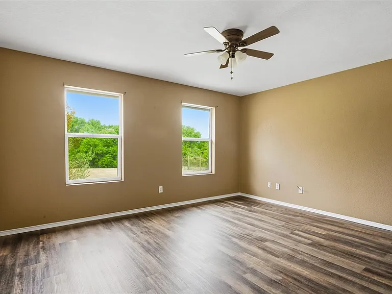 100 Pinnacle Cir — Photo 10