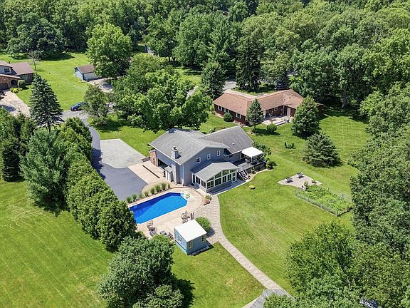 3rd image of 803 Audubon Dr
