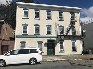 384 Washington St #1R, Newburgh, NY 12550