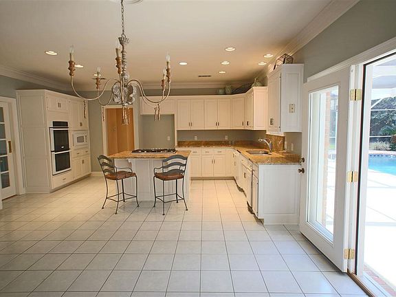 4th image of 88 Chanteclaire Cir