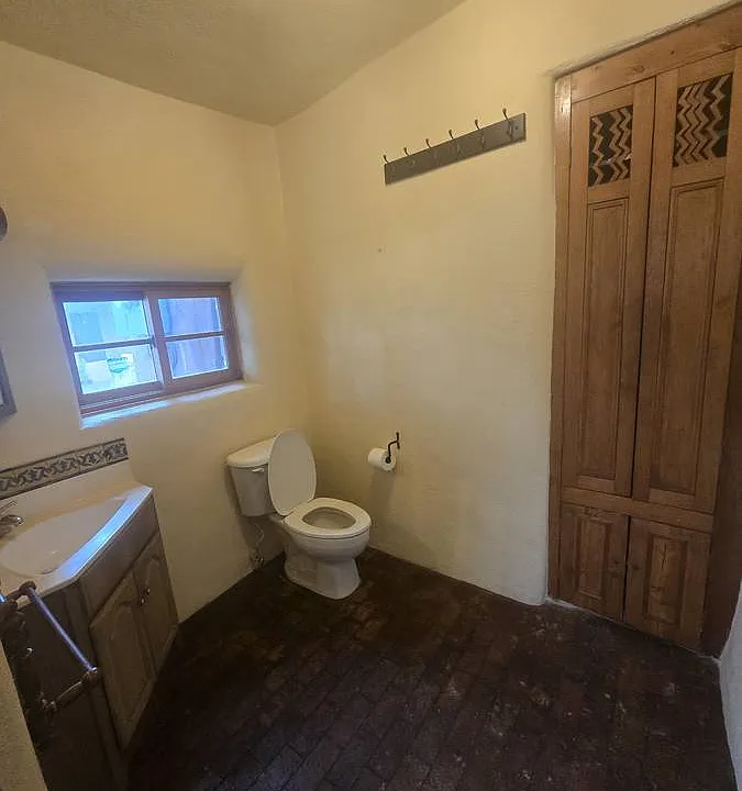 537 Old Santa Fe Trl #B