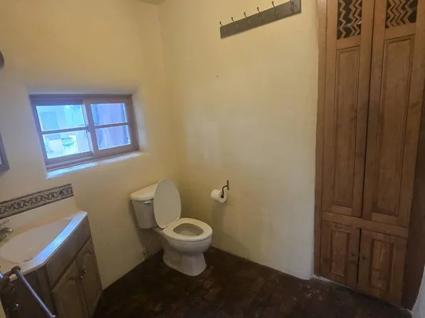 537 Old Santa Fe Trl #B, Santa Fe, NM 87505