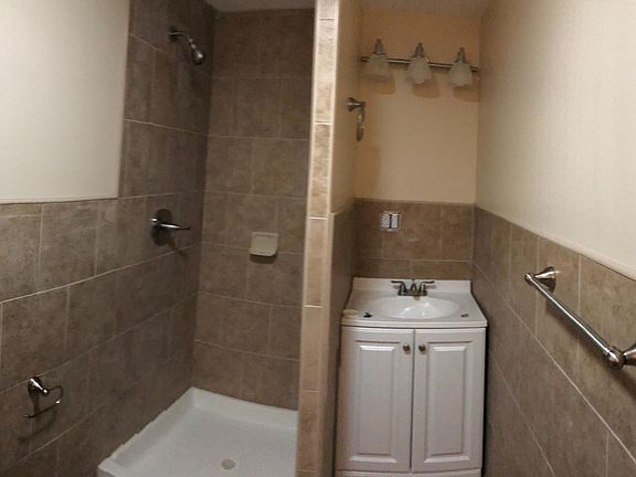 2nd image of 35 Court House Pl Floor 2