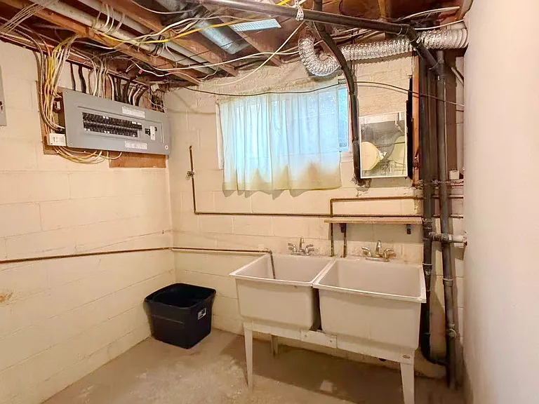 1353 Myron Dr #LOWER — Photo 47