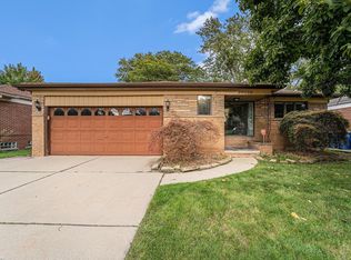 26070 Fairfield Ave, Warren, MI
