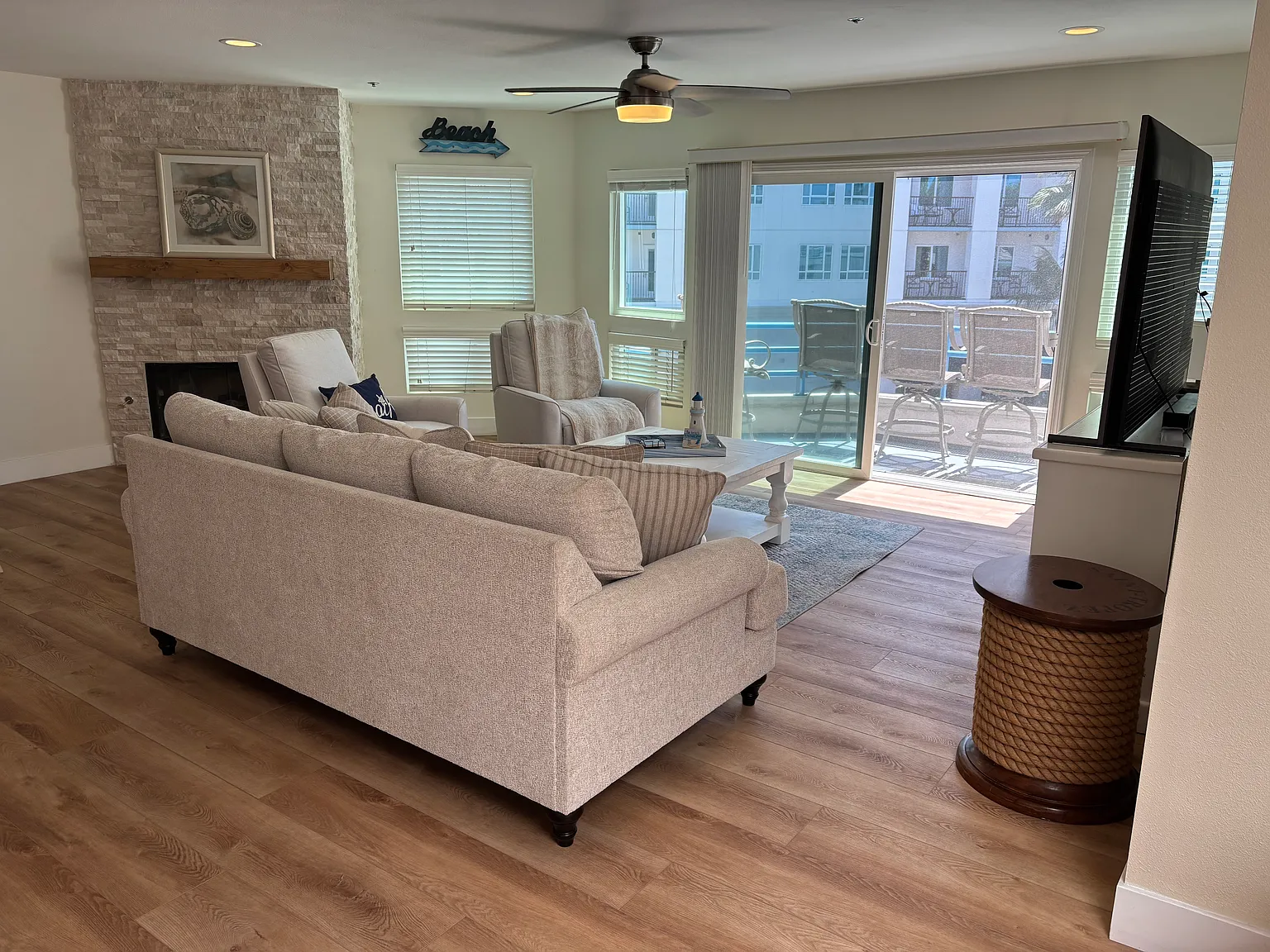 2 bed, 1280 sqft, $6,000 — Photo 2