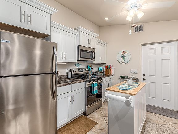 5th image of 484 SW 11th Ct