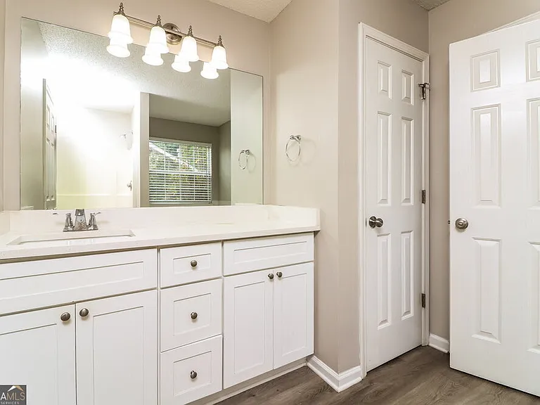2860 Highland Hill Pkwy — Photo 13