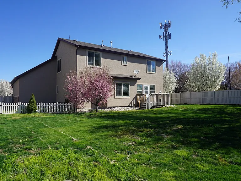 222 E Belle Glenn Cir — Photo 25