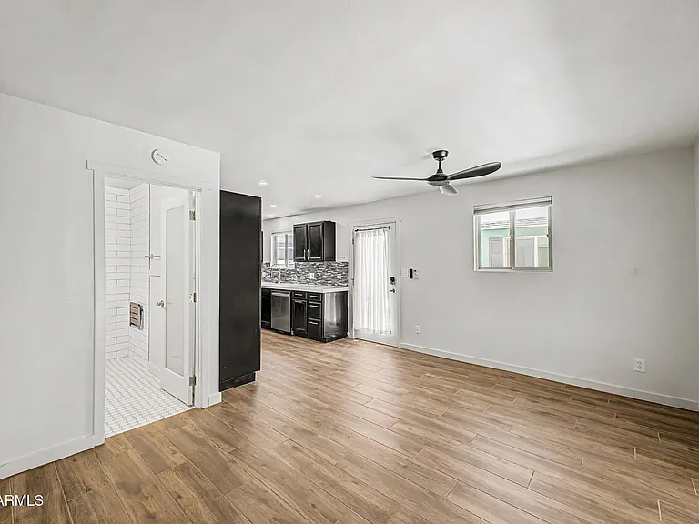 521 W Mariposa St #2 — Photo 10