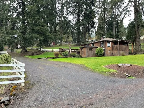 489 S 71st St, Springfield, OR 97478