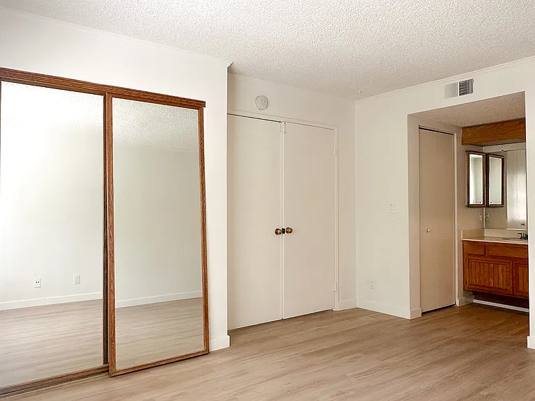 20342 Rue Crevier #613 — Photo 12