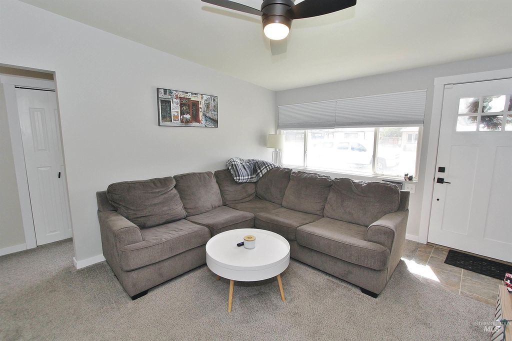 785 S 12 E, Mountain Home, ID - View 4