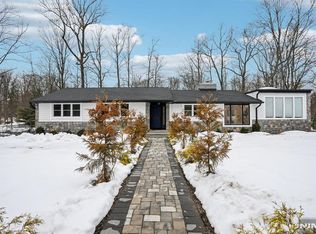 56 Pine Hill Dr, Upper Saddle River, NJ 07458