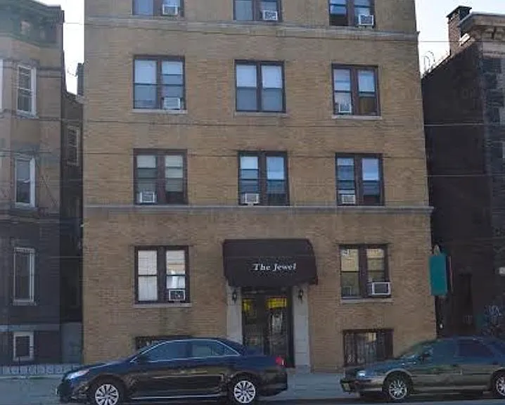 3695 Kennedy Boulevard — Photo 3
