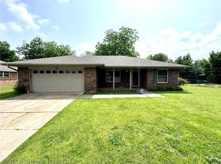 8405 Meadow Dr, Fort Smith, AR 72908