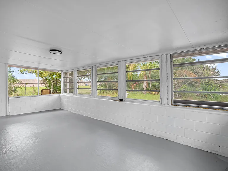 1005 Delnova Ln — Photo 22