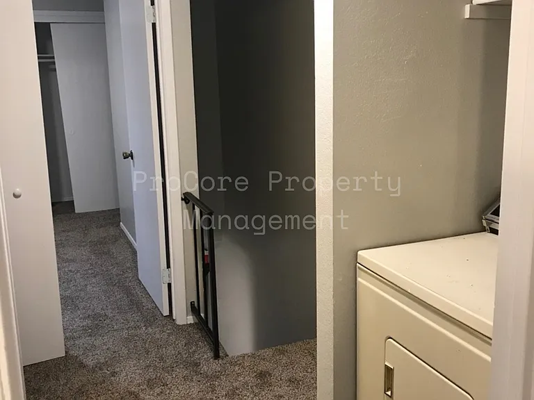 803 NW 2nd St — Photo 13