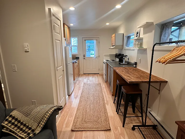 1624 Glacier Ave #B — Photo 1