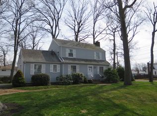 1015 Forest Dr, Linden, NJ 07036