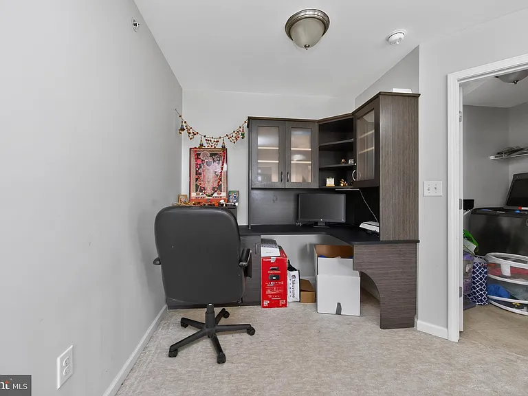 271 Fairfield Cir W — Photo 14