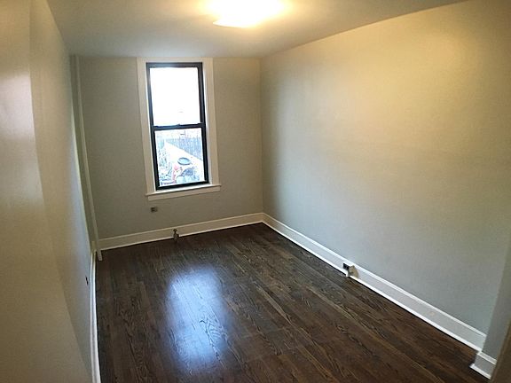 3rd image of 1428 26th Ave