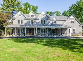 22 Canterbury Rd, Livingston, NJ 07039