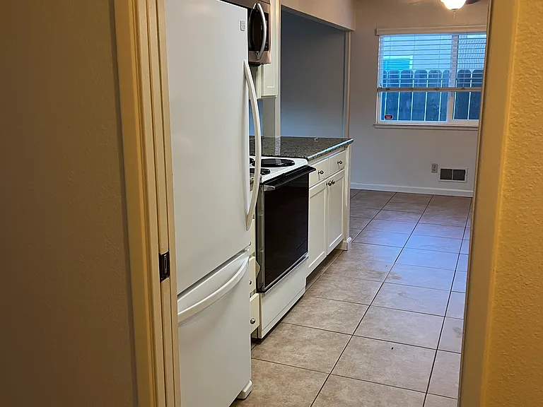 2409 Riedel Way — Photo 4
