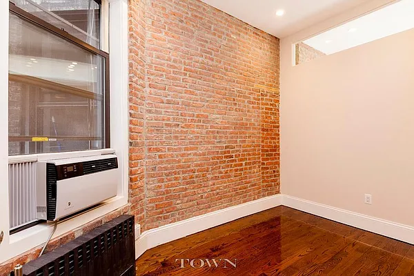 Rented by Town Residential | media 26