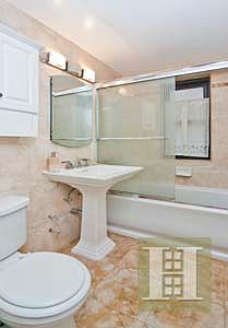 4th image of 208 E Broadway APT J104