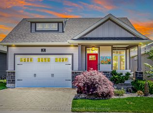 7 Sunrise Ln, Lambton Shores, ON N0M1T0