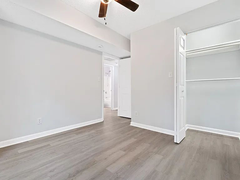 1102 Water Oak Ct — Photo 12