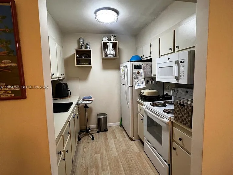 1551 SW 135th Ter #111G — Photo 7