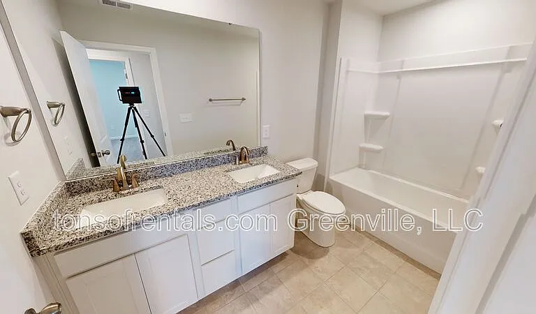 1109 Maridian St — Photo 17