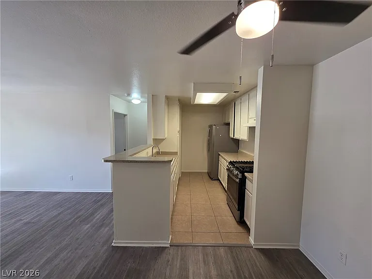 4865 S Torrey Pines Dr #106 — Photo 28