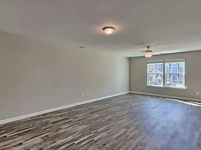 456 S Church St — Photo 6