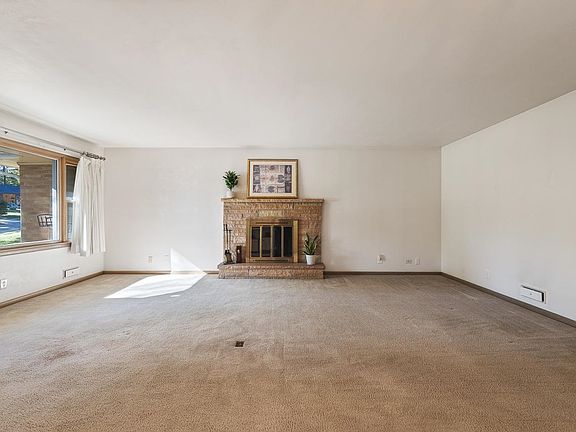 5th image of 1213 Arden Ave