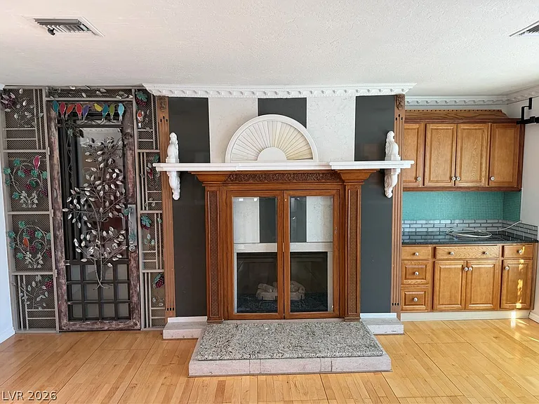 3194 Bel Air Dr — Photo 22