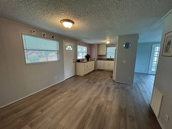 4th image of 550 Laguna Ct