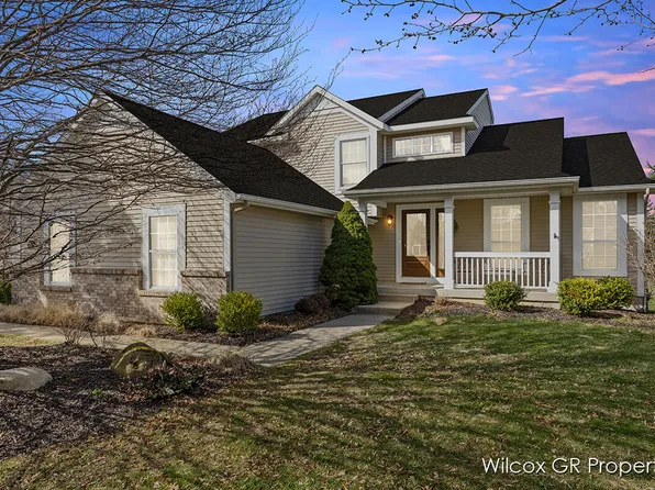 7915 Thornapple Club Dr SE, Ada, MI 49301