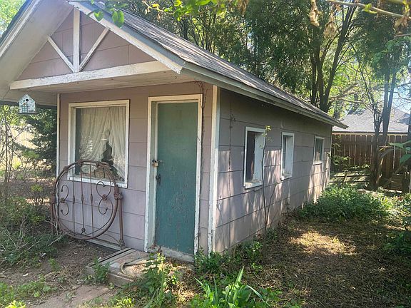 4th image of 1004 N 9th St