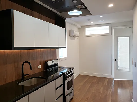 Rented by Signature Property Realty | media 34