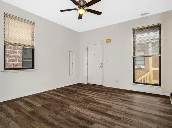 1114 W Taylor St #4, Chicago, IL 60607