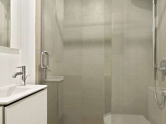 3rd image of 225 W 23rd St #2251Q