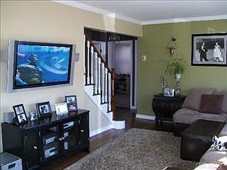 1st image of 1004 Sherman Dr