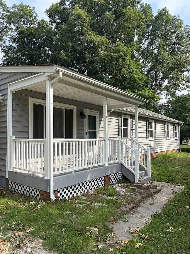 4 bed, 2.5 bath, 1667 sqft, $2,100 — Photo 2