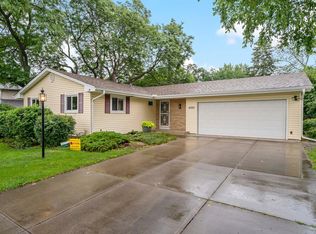 6333 Birchwood Rd, Woodbury, MN 55125